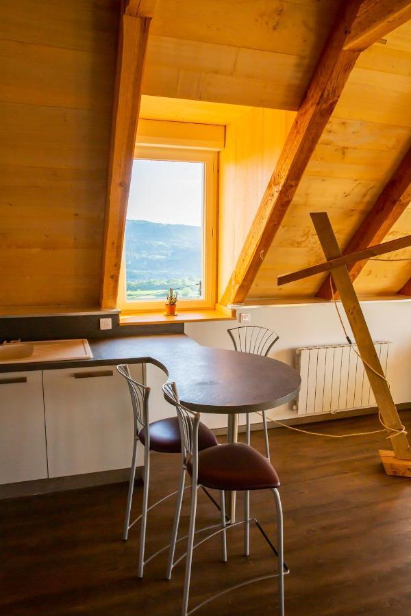 Appartement Charmant A Saint Come D'Olt Vue Montagne 80 M² Balconc Exterior photo