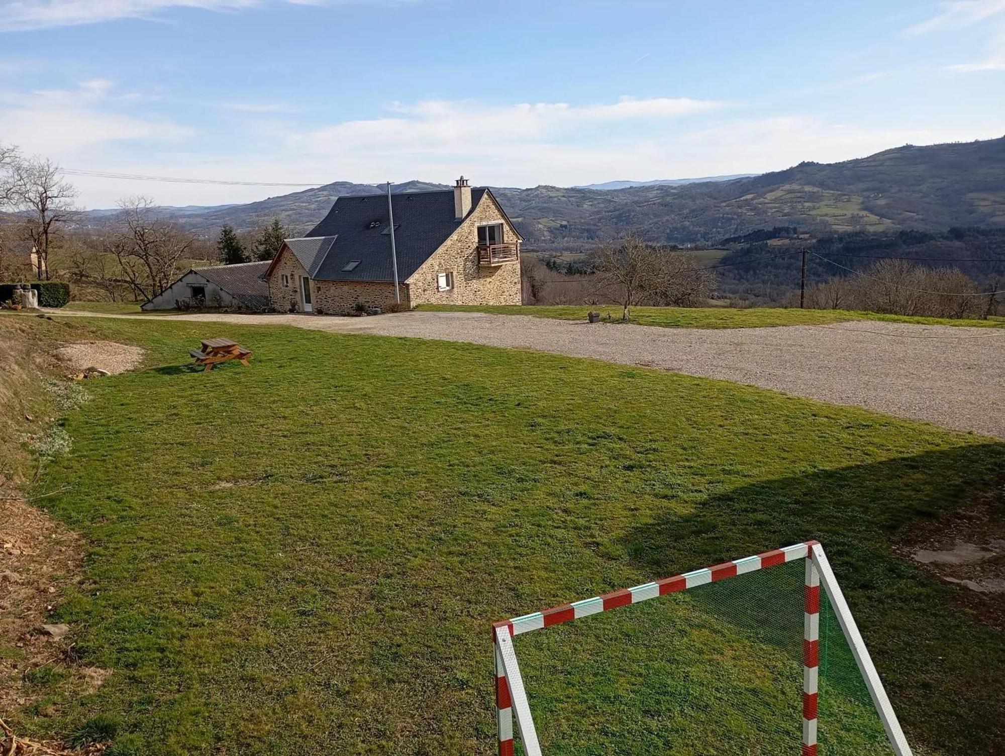 Appartement Charmant A Saint Come D'Olt Vue Montagne 80 M² Balconc Exterior photo